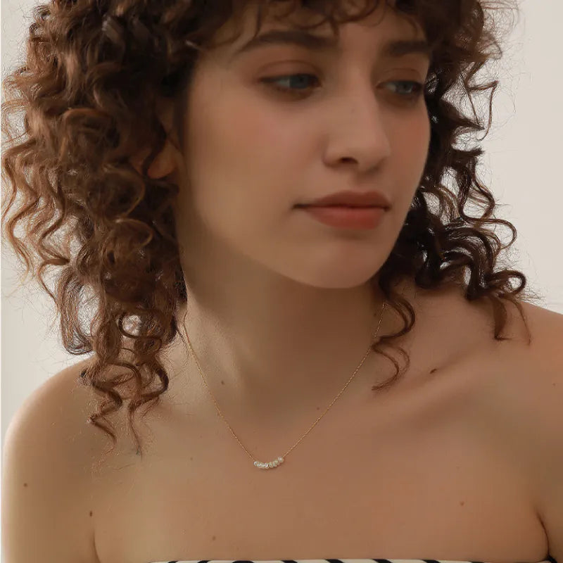 Colar Feminino Lorena com mini Pérolas