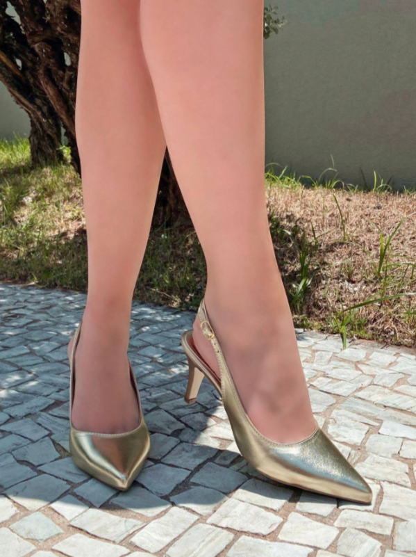 Scarpin Dourado Couro Salto Médio Slingback Aria