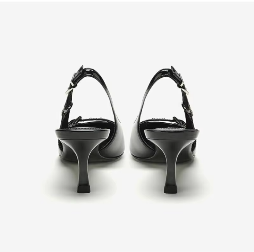 Scarpin Preto Verniz Salto Baixo Slingback Maya