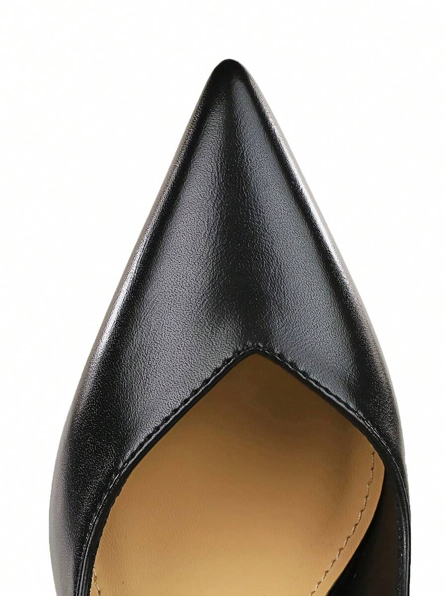 Scarpin Preto com Marrom Salto Alto Bico Fino Vénus