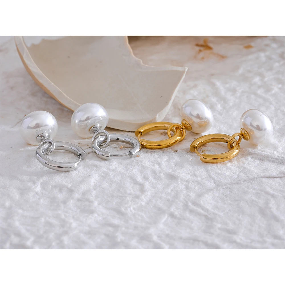 Brinco de Argola com Pingente de Pérolas Gota