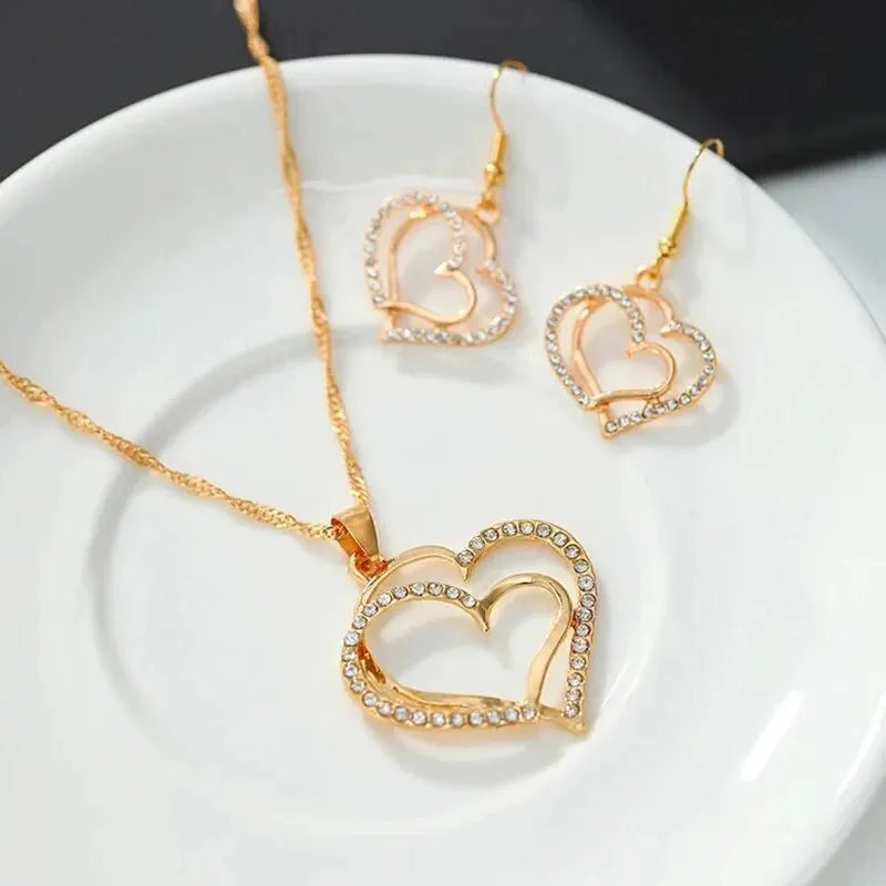 Conjunto de Joias em Forma de Coração, Colar, Pingente e Brincos Buplo Banhado a Ouro 18K