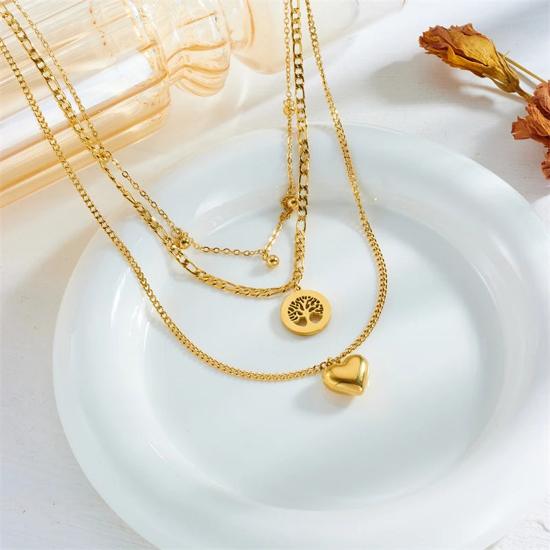 Colar Duplo de Flor e Coração Banhado a Ouro 18K