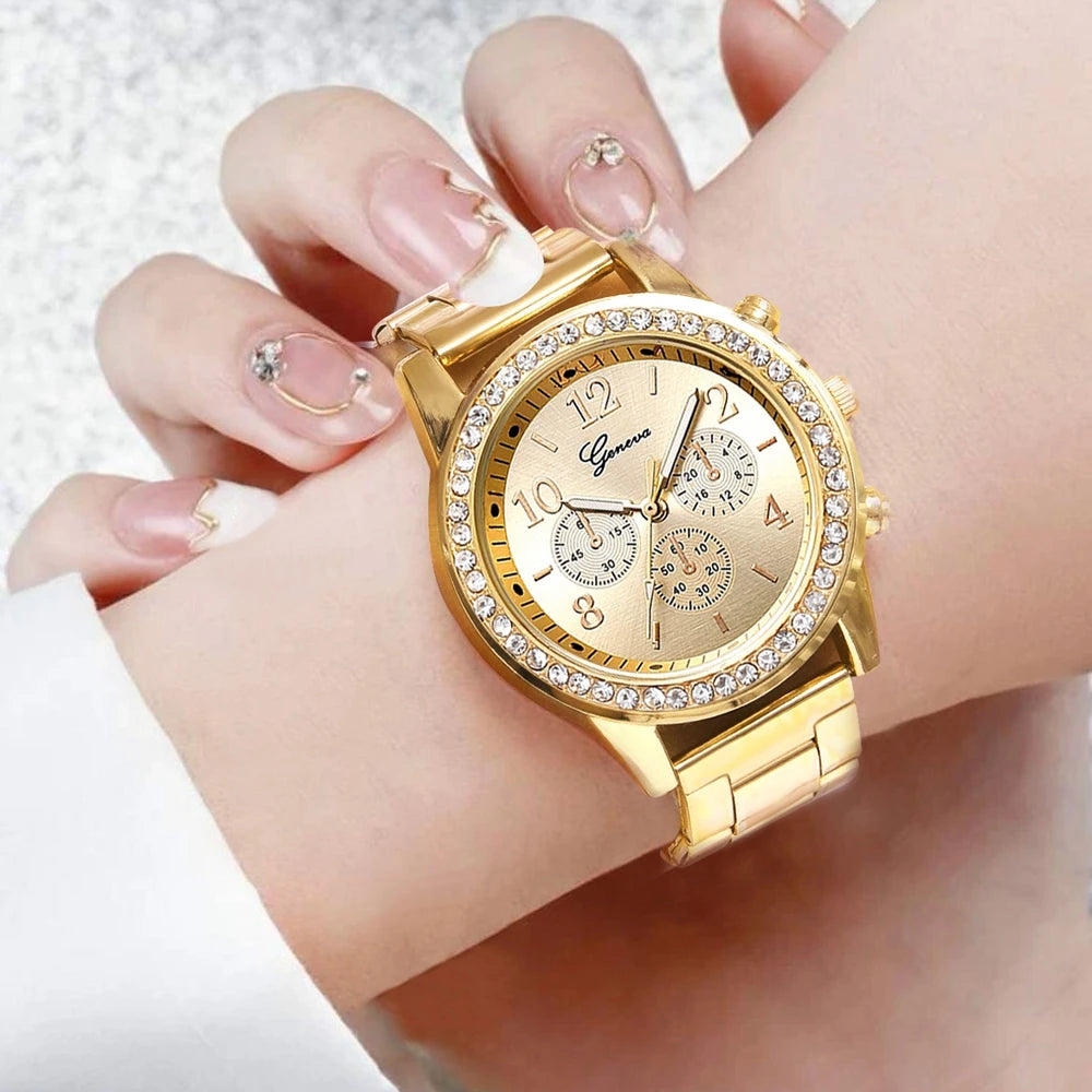 Conjunto de Joias Banhado a Ouro 18K | Colar, Pulseira, Anel, um par de Brincos + Relógio Exclusivo de BRINDE!