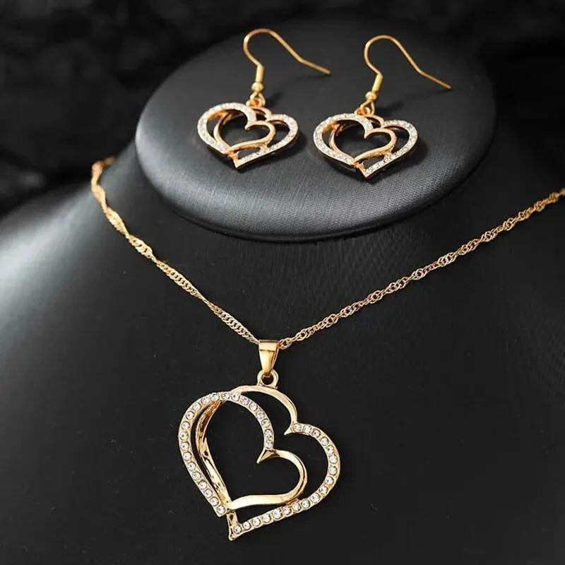 Conjunto de Joias em Forma de Coração, Colar, Pingente e Brincos Buplo Banhado a Ouro 18K