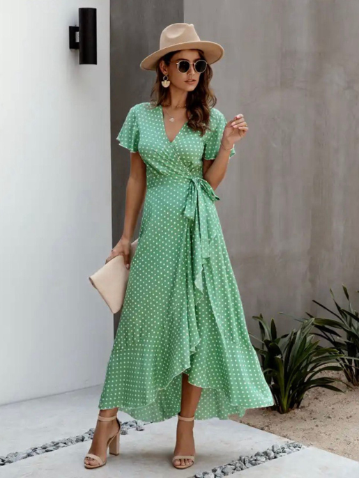 Vestido Audrey de Bolinha Com Fenda e Decote V Profundo com Renda