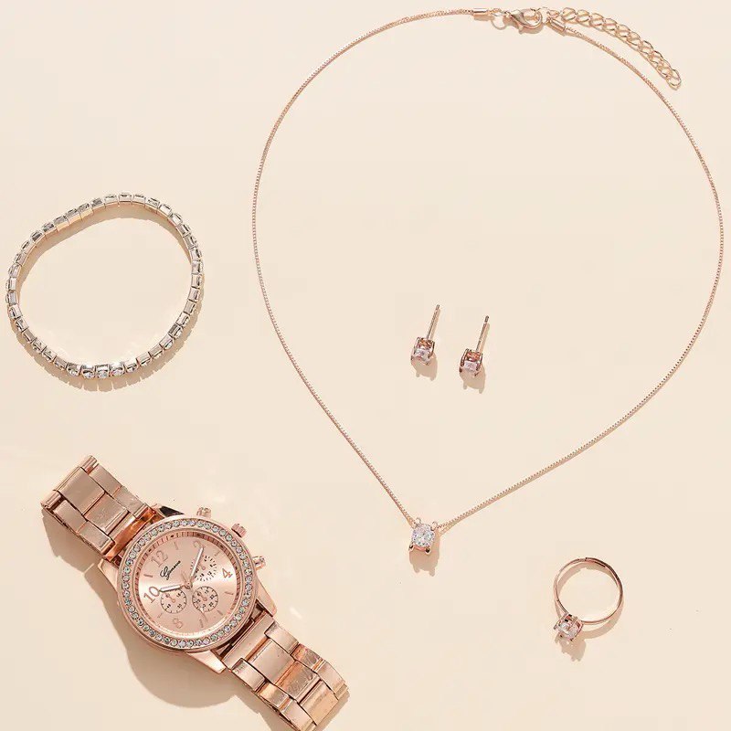 Conjunto de Joias Banhado a Ouro 18K | Colar, Pulseira, Anel, um par de Brincos + Relógio Exclusivo de BRINDE!