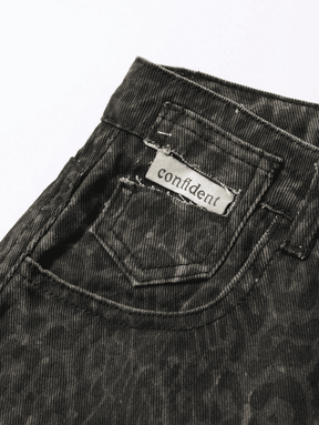 Calça Jeans Feminina Estampa de Leopardo - Estilo e Conforto em Uma Só Peça
